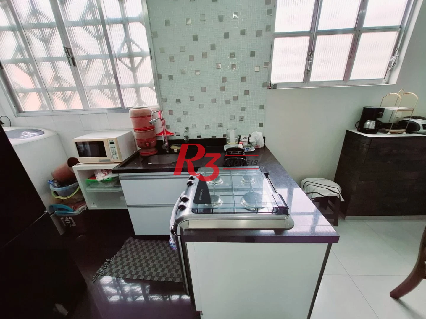 Apartamento com 2 dormitórios à venda, 65 m² por R$ 750.000,00 - Embaré - Santos/SP