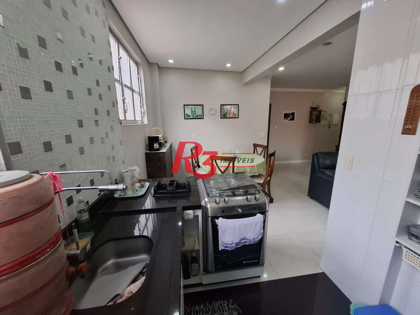 Apartamento com 2 dormitórios à venda, 65 m² por R$ 750.000,00 - Embaré - Santos/SP