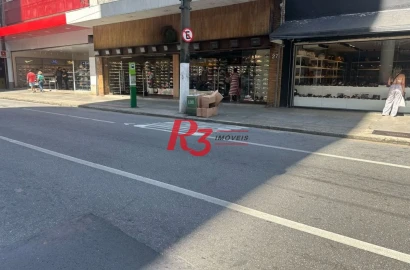 Loja com Grande Visibilidade para Alugar em Santos –  Ponto Comercial de Alto Fluxo.