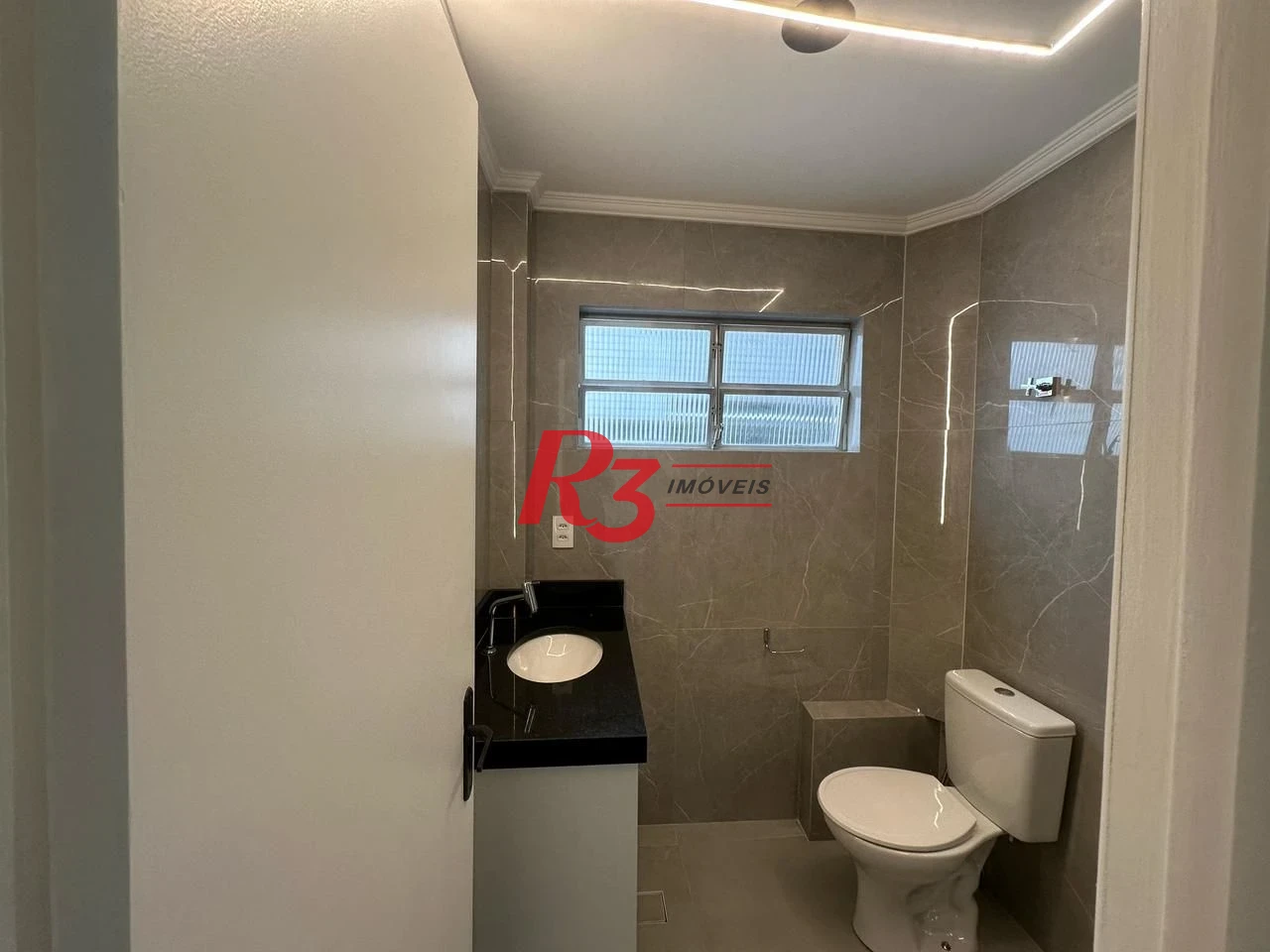 Apartamento com 1 dormitório à venda, 62 m² por R$ 400.000,00 - Gonzaga - Santos/SP