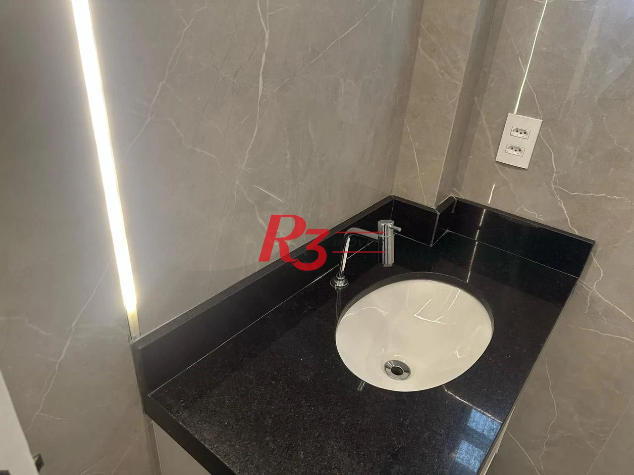 Apartamento com 1 dormitório à venda, 62 m² por R$ 400.000,00 - Gonzaga - Santos/SP
