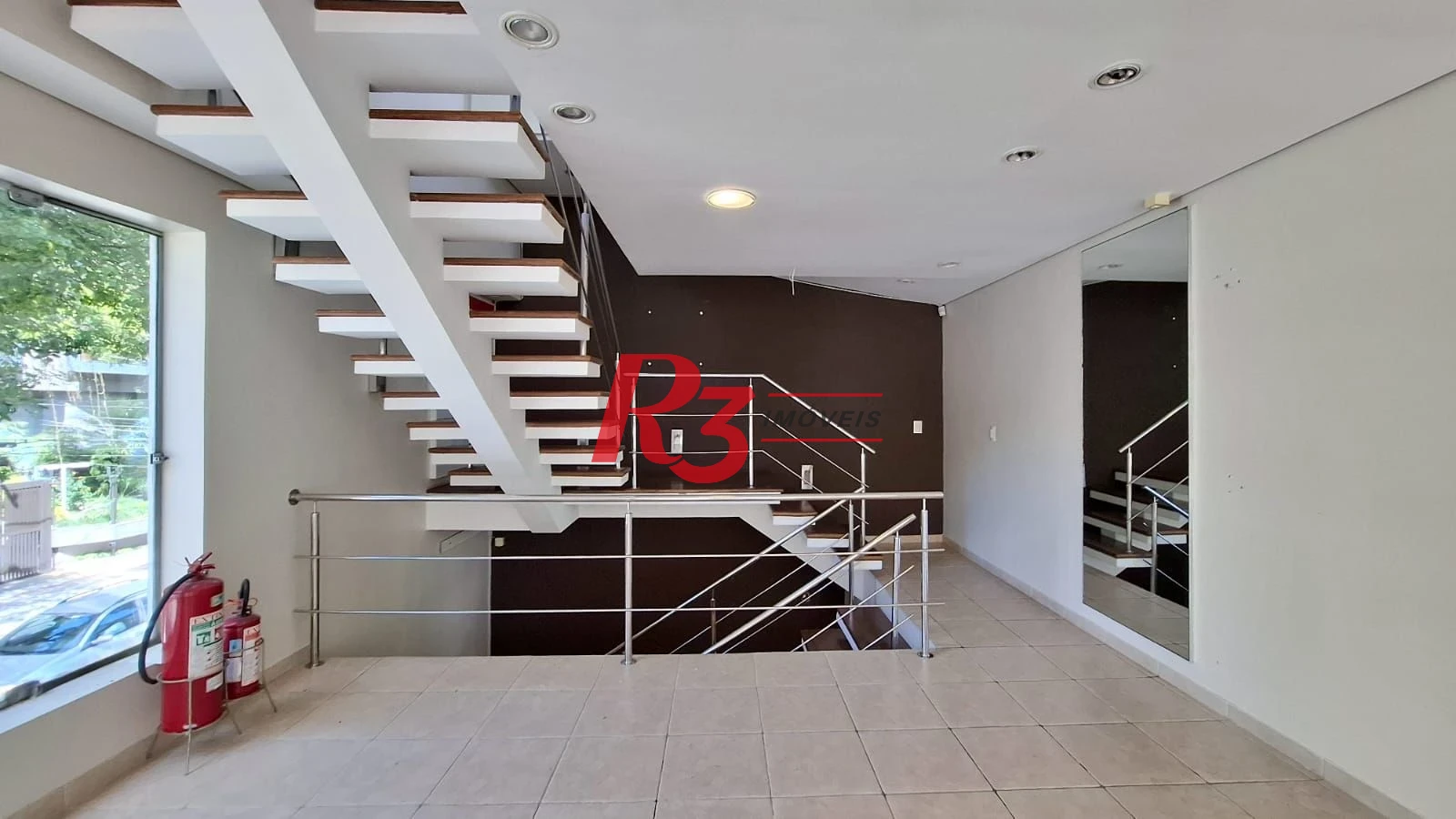 Loja para locação, 230 m², 3 andares, 5 vagas, no Boqueirão, em Santos SP