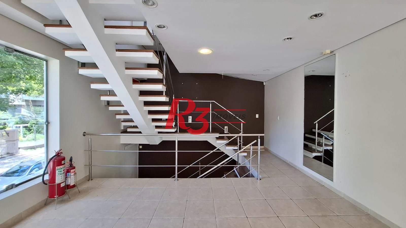Loja para locação, 230 m², 3 andares, 5 vagas, no Boqueirão, em Santos SP