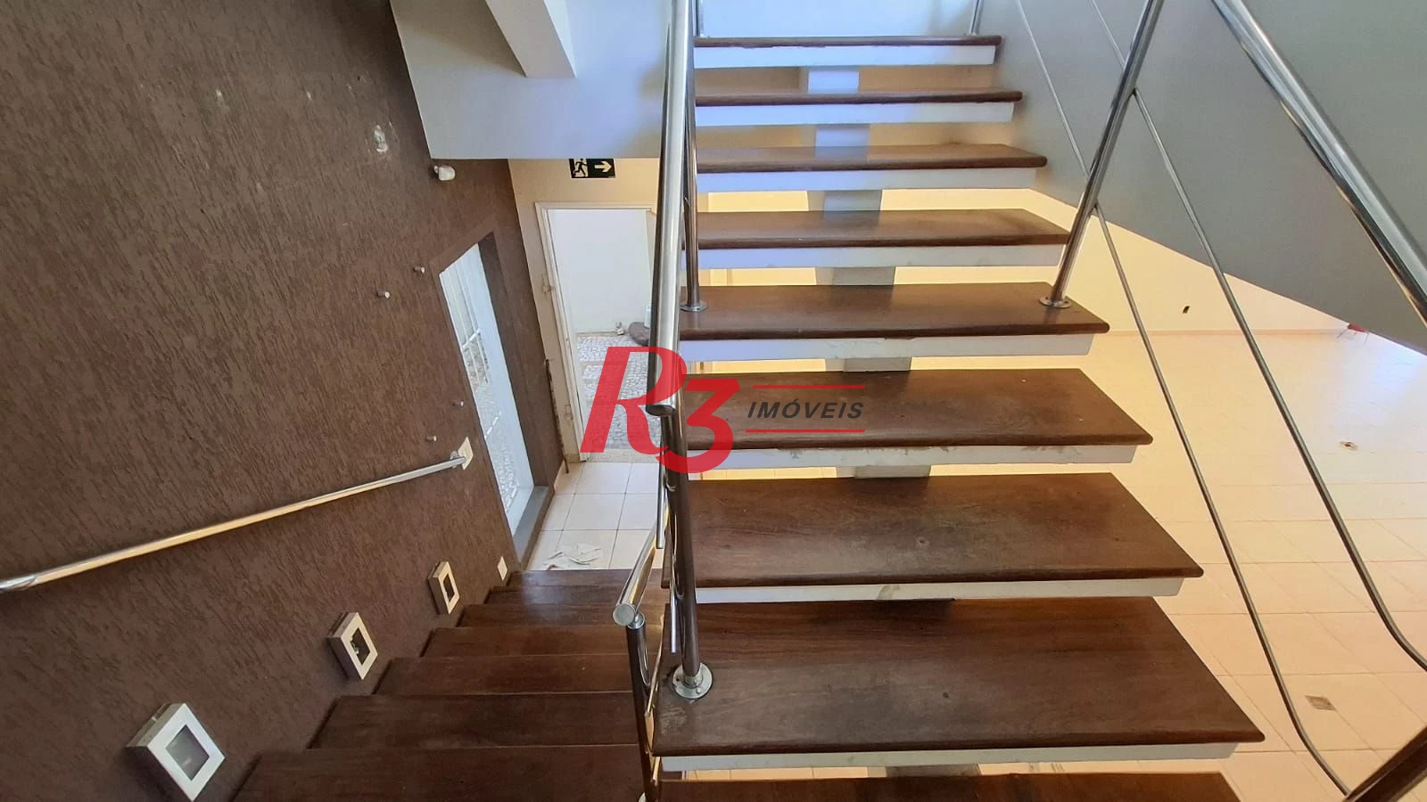 Loja para locação, 230 m², 3 andares, 5 vagas, no Boqueirão, em Santos SP