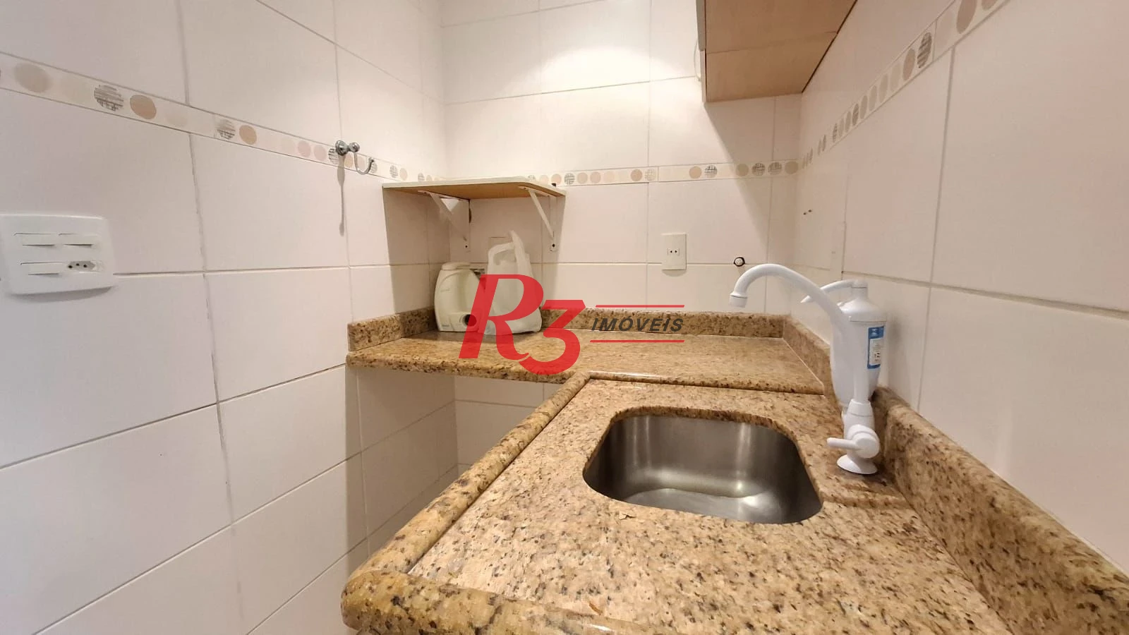 Loja para locação, 230 m², 3 andares, 5 vagas, no Boqueirão, em Santos SP