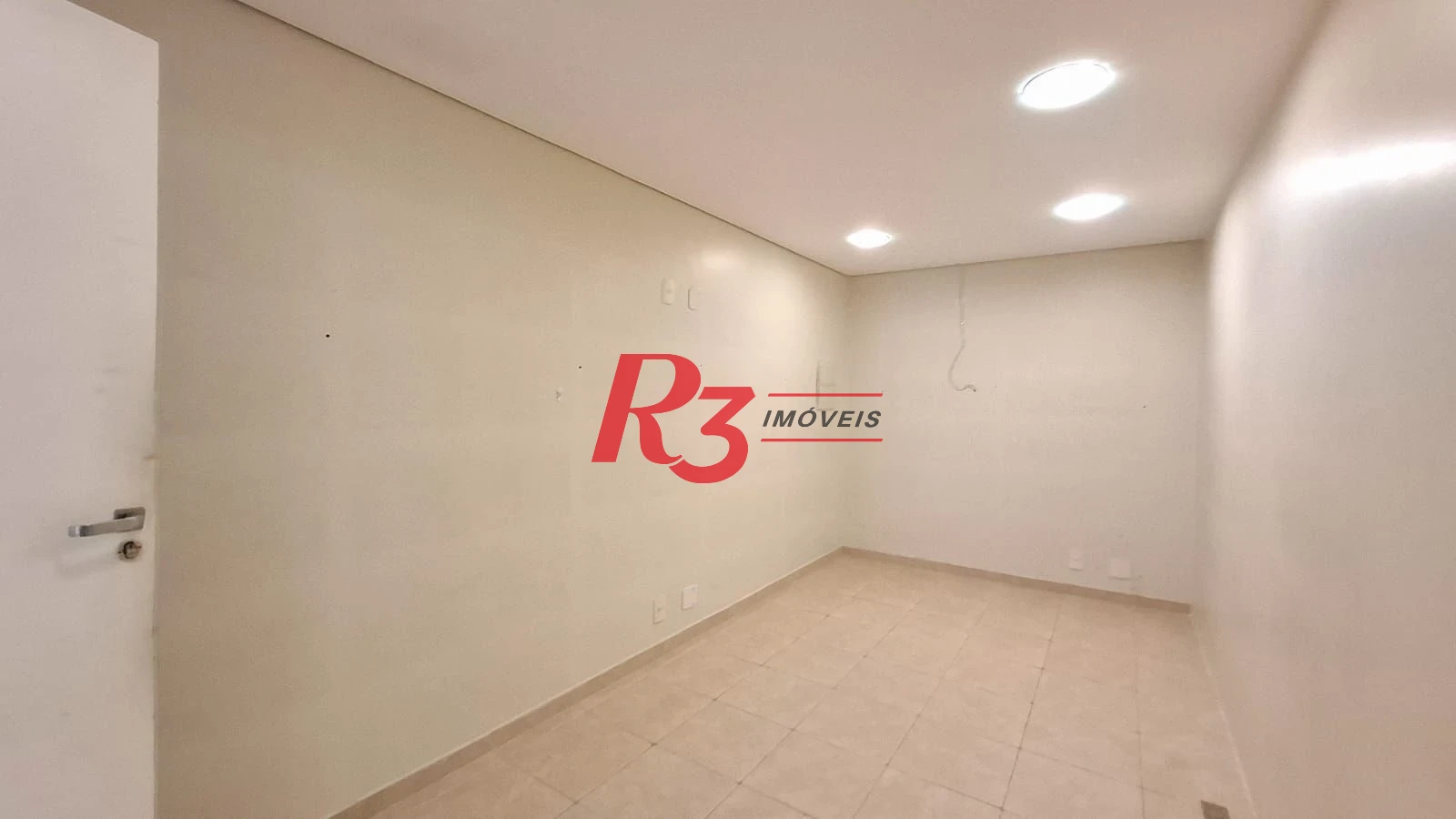 Loja para locação, 230 m², 3 andares, 5 vagas, no Boqueirão, em Santos SP
