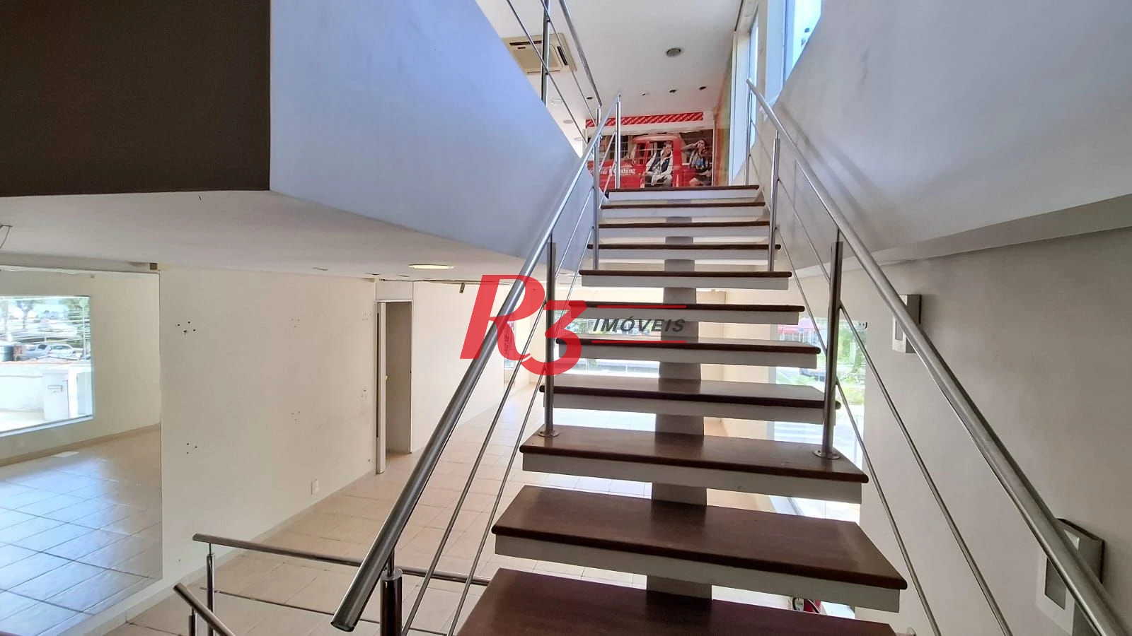 Loja para locação, 230 m², 3 andares, 5 vagas, no Boqueirão, em Santos SP