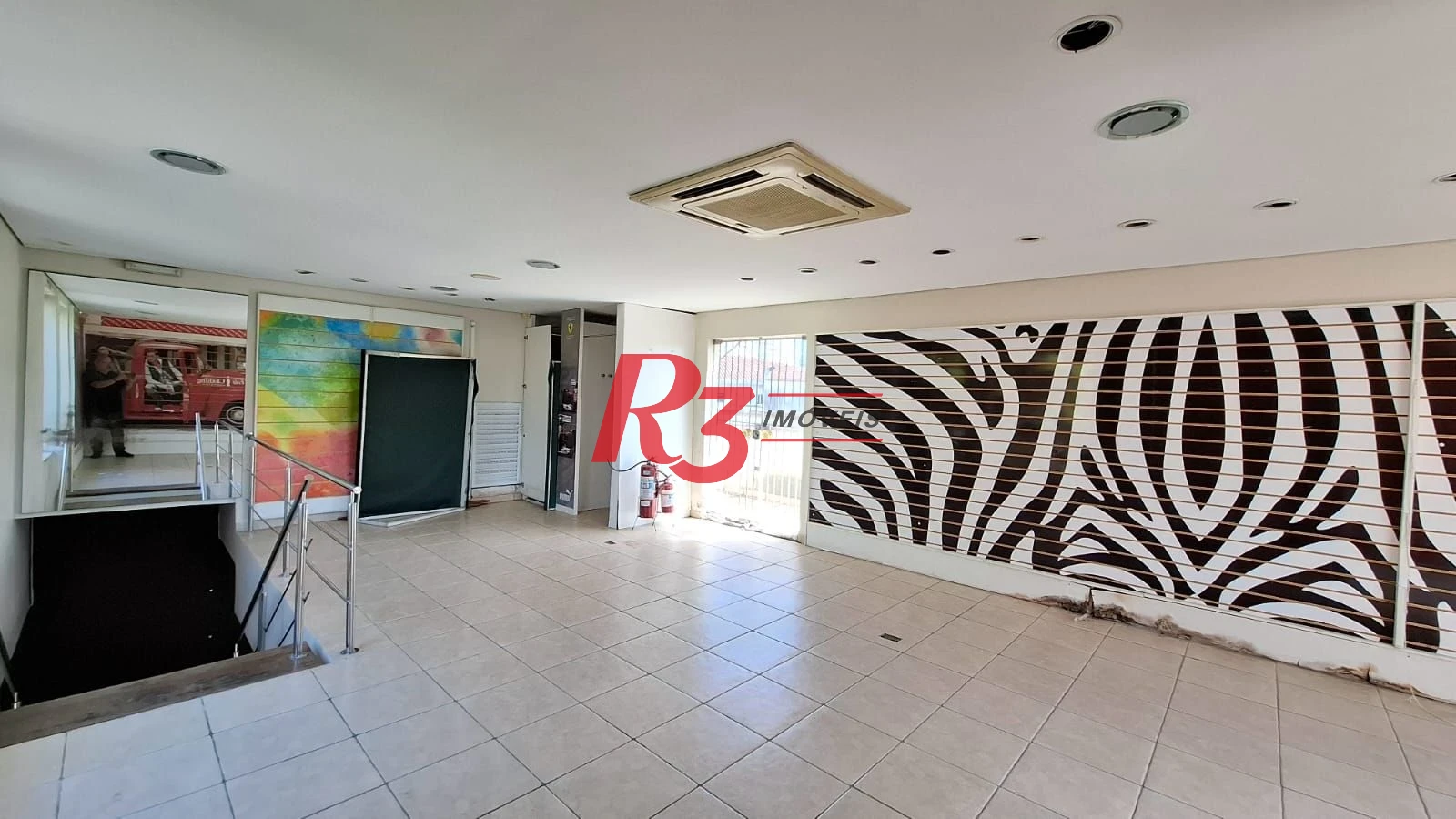 Loja para locação, 230 m², 3 andares, 5 vagas, no Boqueirão, em Santos SP