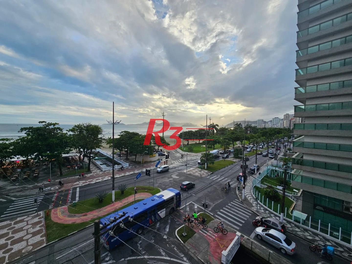 Apartamento com 2 dormitórios à venda, 133 m² por R$ 650.000,00 - Embaré - Santos/SP