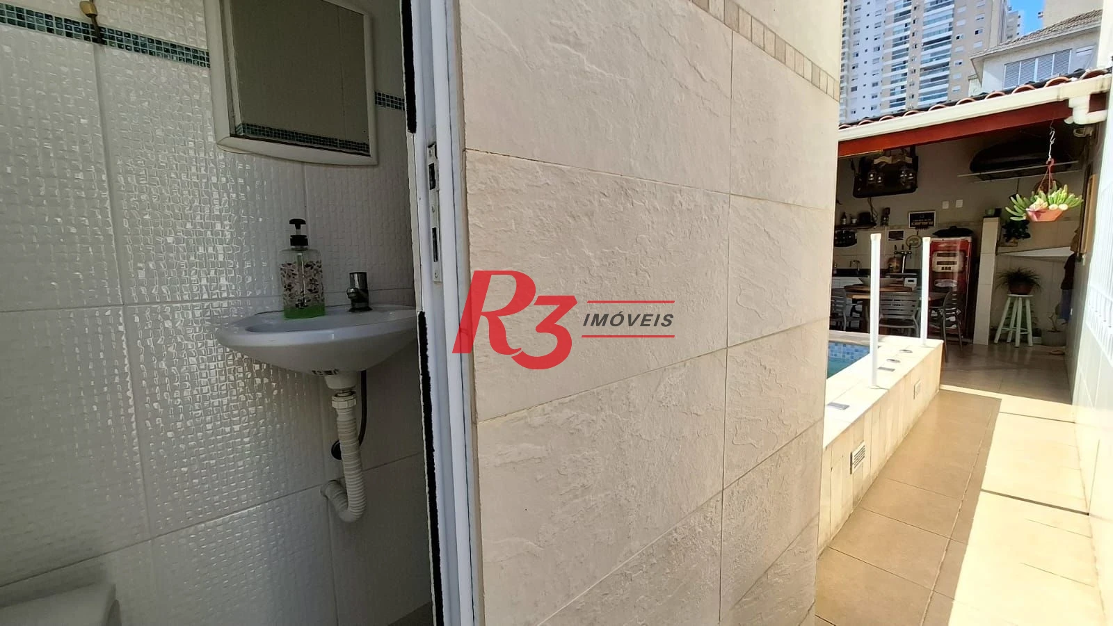 Casa com 3 dormitórios à venda, 317 m² por R$ 1.600.000,00 - Ponta da Praia - Santos/SP