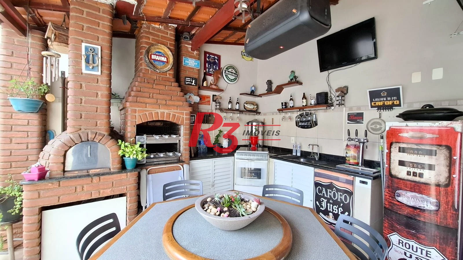Casa com 3 dormitórios à venda, 317 m² por R$ 1.600.000,00 - Ponta da Praia - Santos/SP
