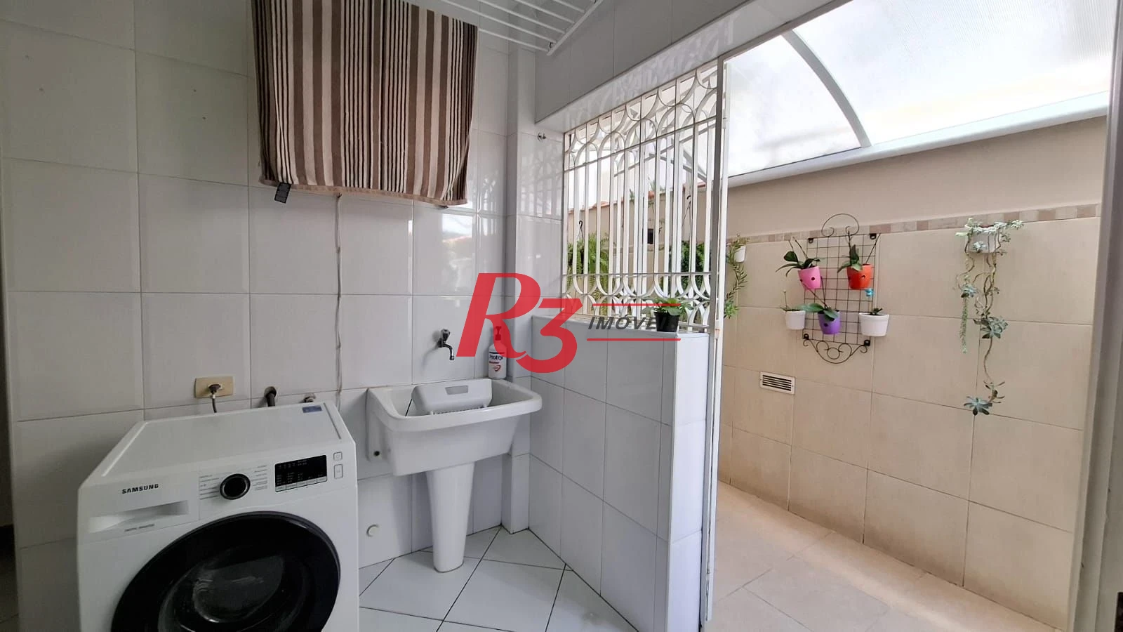 Casa com 3 dormitórios à venda, 317 m² por R$ 1.600.000,00 - Ponta da Praia - Santos/SP