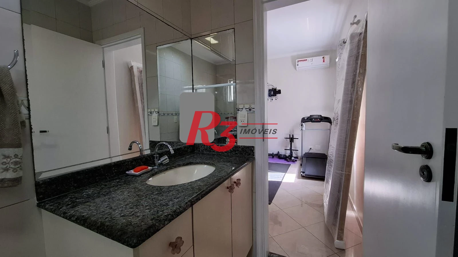 Casa com 3 dormitórios à venda, 317 m² por R$ 1.600.000,00 - Ponta da Praia - Santos/SP