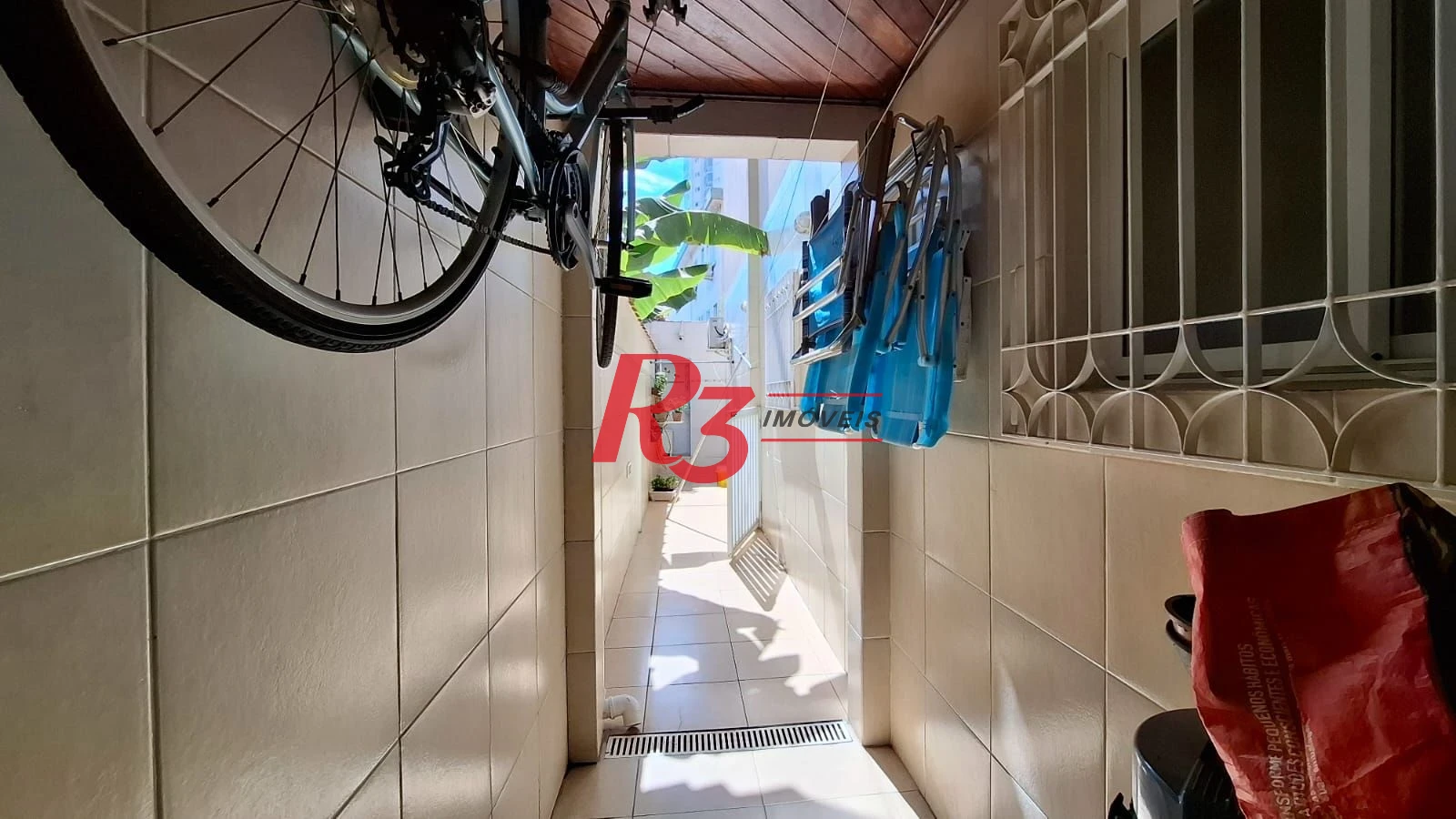 Casa com 3 dormitórios à venda, 317 m² por R$ 1.600.000,00 - Ponta da Praia - Santos/SP
