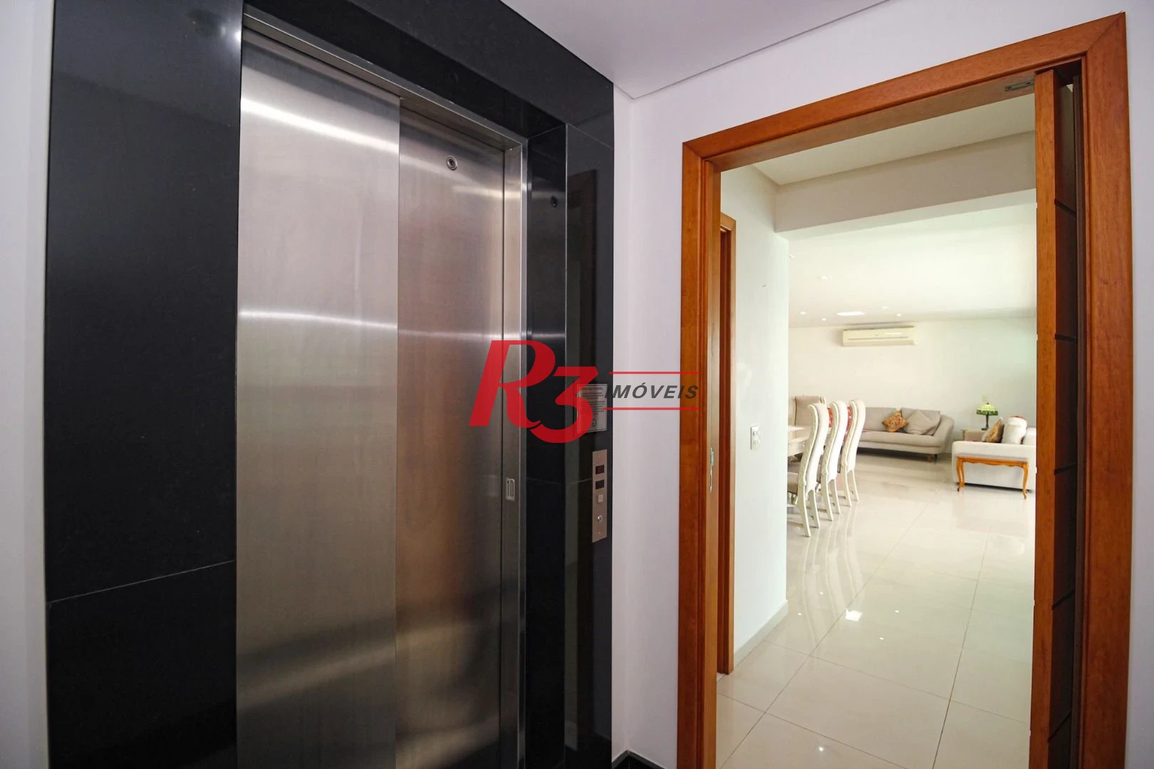 Apartamento com 4 dormitórios à venda, 191 m² por R$ 2.250.000,00 - Gonzaga - Santos/SP