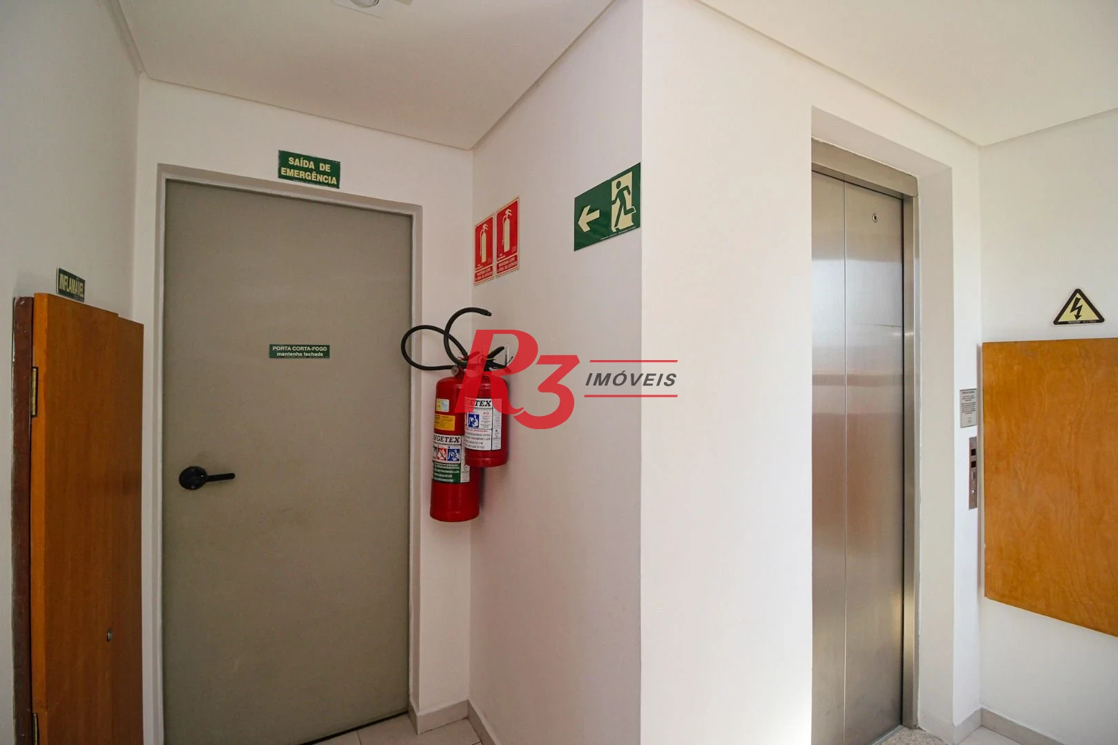 Apartamento com 4 dormitórios à venda, 191 m² por R$ 2.250.000,00 - Gonzaga - Santos/SP