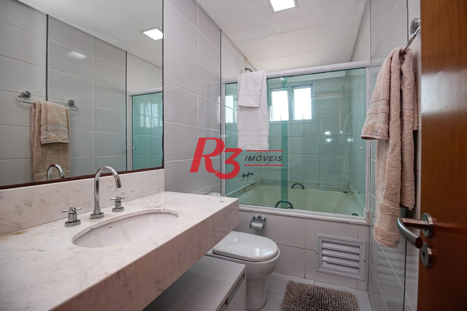 Apartamento com 4 dormitórios à venda, 191 m² por R$ 2.250.000,00 - Gonzaga - Santos/SP