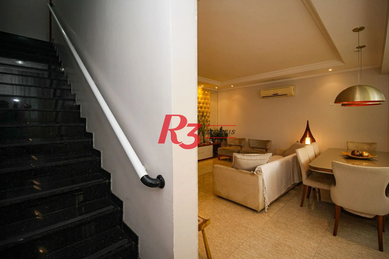 Casa com 5 dormitórios à venda, 269 m² por R$ 1.850.000,00 - Marapé - Santos/SP