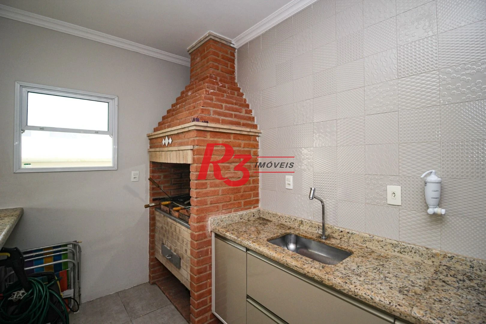 Casa com 5 dormitórios à venda, 269 m² por R$ 1.850.000,00 - Marapé - Santos/SP