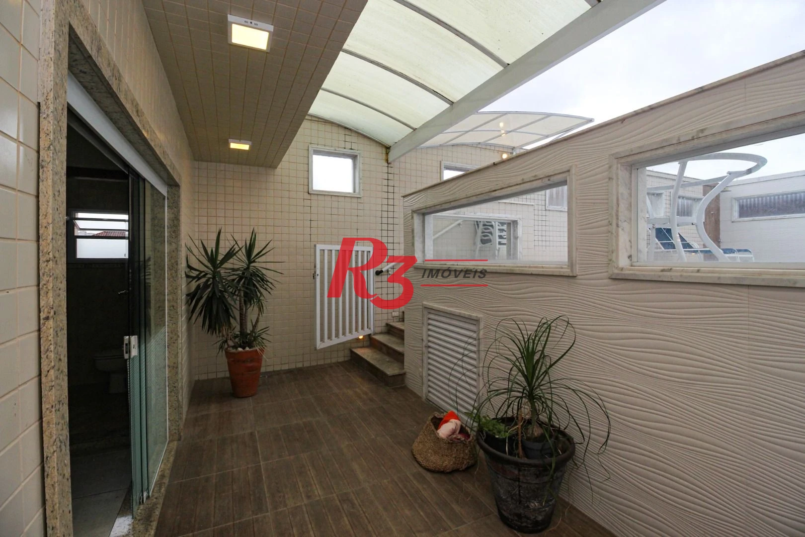 Casa com 5 dormitórios à venda, 269 m² por R$ 1.850.000,00 - Marapé - Santos/SP