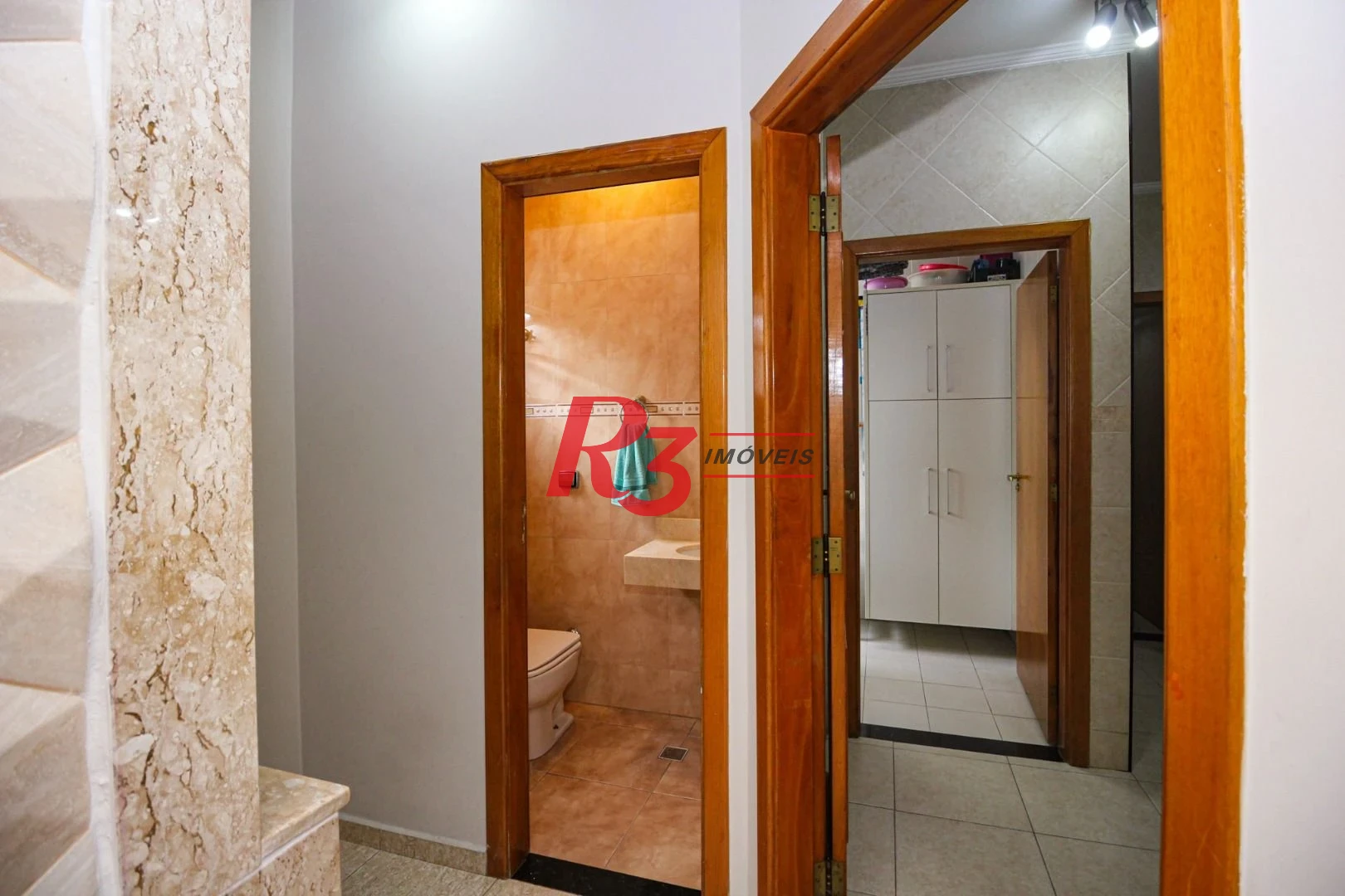 Casa com 5 dormitórios à venda, 269 m² por R$ 1.850.000,00 - Marapé - Santos/SP