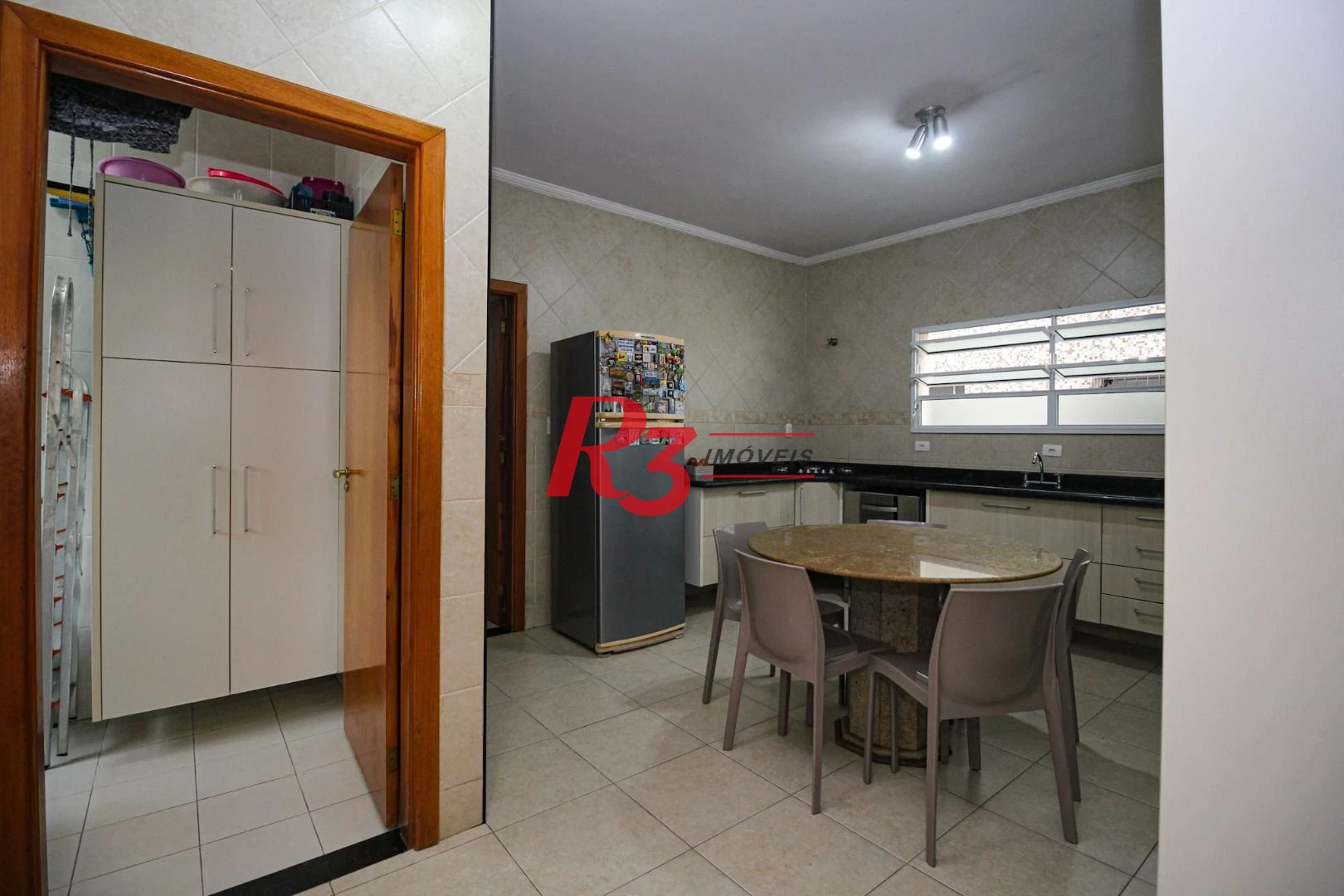 Casa com 5 dormitórios à venda, 269 m² por R$ 1.850.000,00 - Marapé - Santos/SP