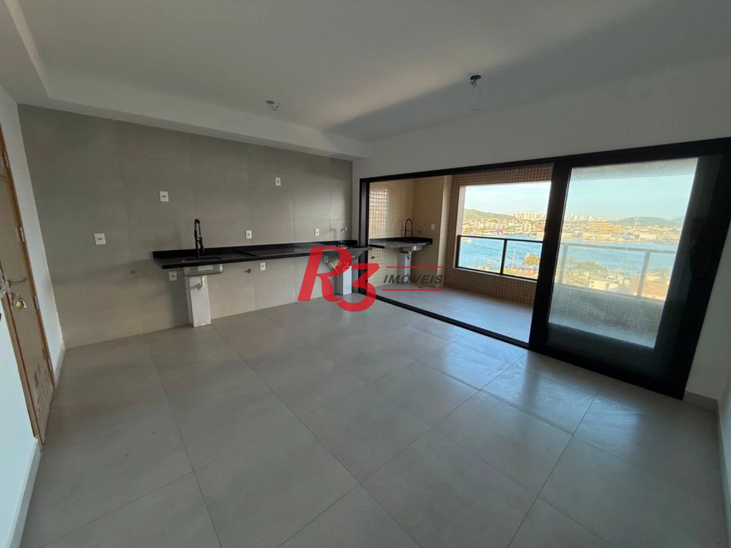 Apartamento com 2 dormitórios à venda, 65 m² por R$ 860.000,00 - Ponta da Praia - Santos/SP