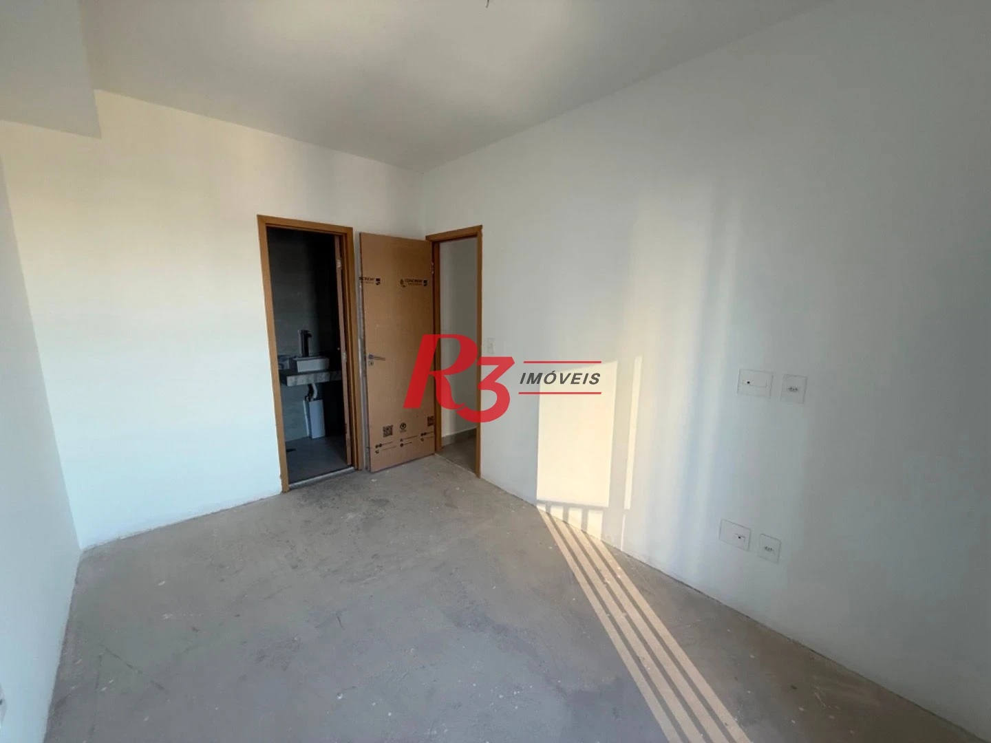Apartamento com 2 dormitórios à venda, 65 m² por R$ 860.000,00 - Ponta da Praia - Santos/SP