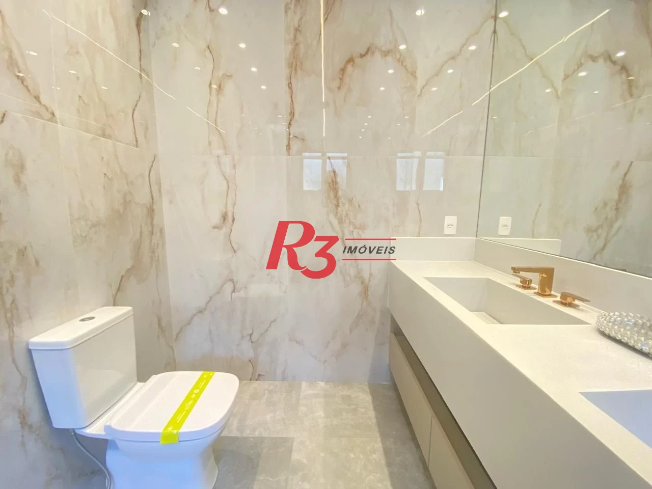Casa Alto Padrão á venda 6 Suítes Piscina 6 VGS de Garagem Riviera de São Lourenço