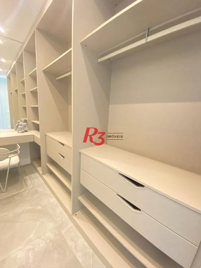 Casa Alto Padrão á venda 6 Suítes Piscina 6 VGS de Garagem Riviera de São Lourenço