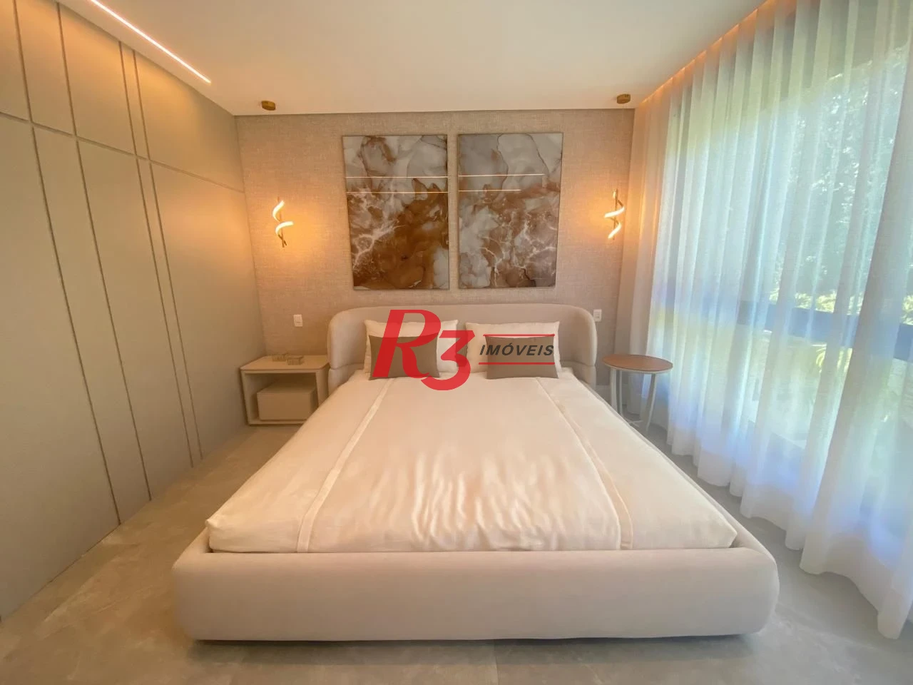 Casa Alto Padrão á venda 6 Suítes Piscina 6 VGS de Garagem Riviera de São Lourenço