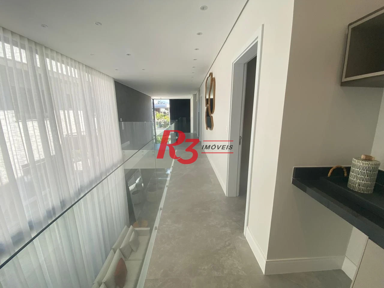 Casa Alto Padrão á venda 6 Suítes Piscina 6 VGS de Garagem Riviera de São Lourenço