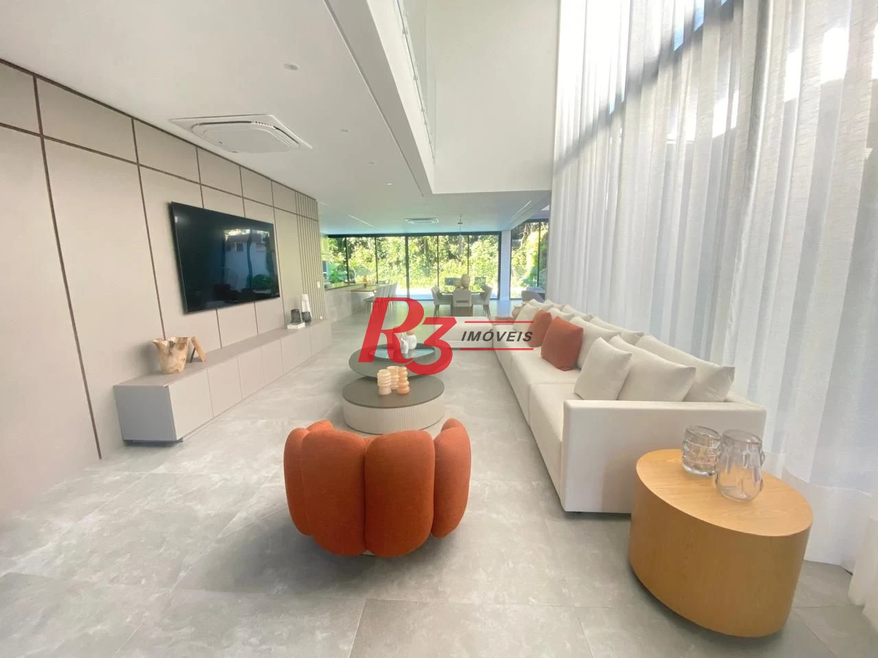 Casa Alto Padrão á venda 6 Suítes Piscina 6 VGS de Garagem Riviera de São Lourenço