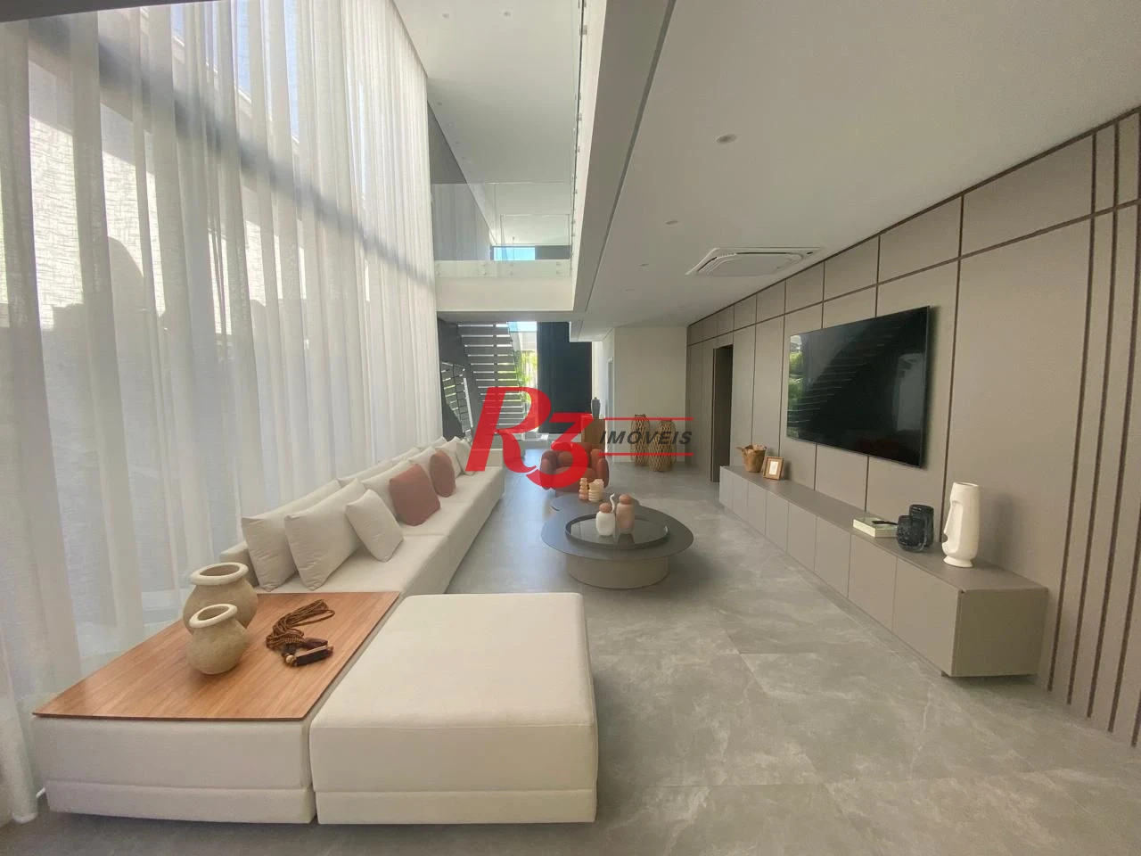 Casa Alto Padrão á venda 6 Suítes Piscina 6 VGS de Garagem Riviera de São Lourenço