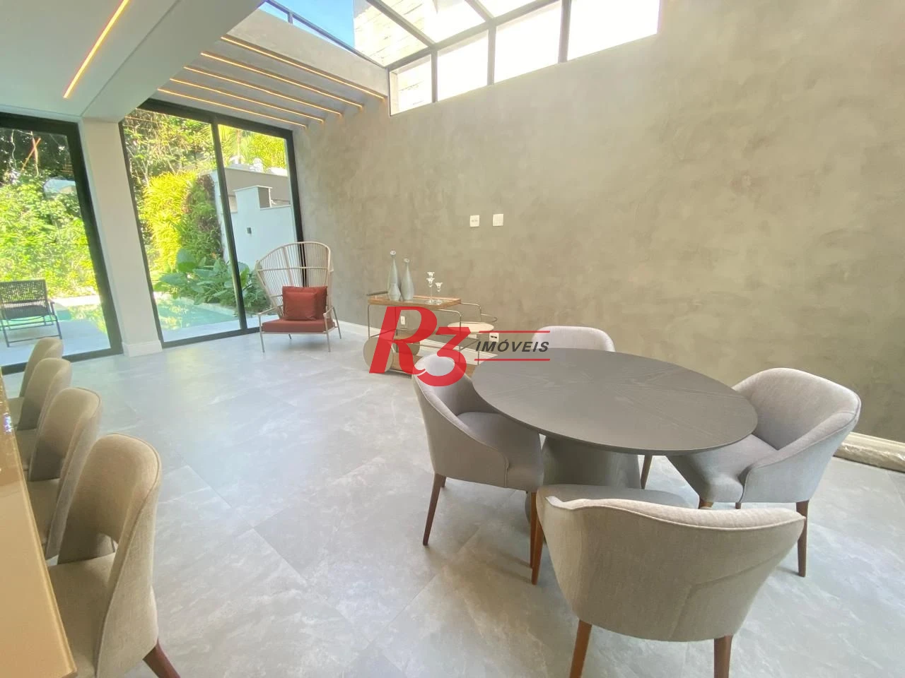 Casa Alto Padrão á venda 6 Suítes Piscina 6 VGS de Garagem Riviera de São Lourenço