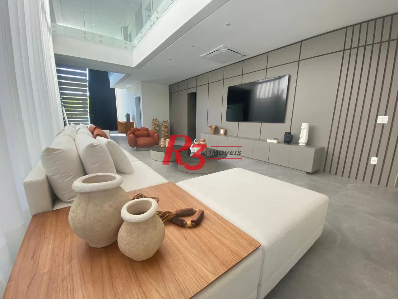 Casa Alto Padrão á venda 6 Suítes Piscina 6 VGS de Garagem Riviera de São Lourenço