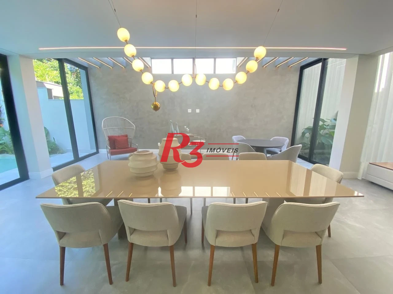 Casa Alto Padrão á venda 6 Suítes Piscina 6 VGS de Garagem Riviera de São Lourenço