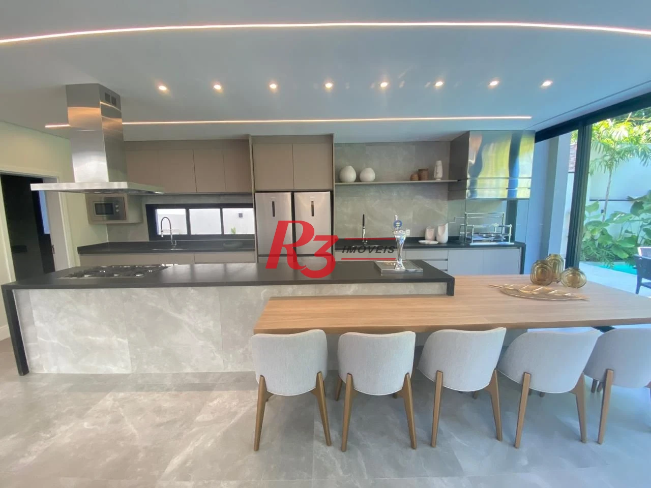 Casa Alto Padrão á venda 6 Suítes Piscina 6 VGS de Garagem Riviera de São Lourenço