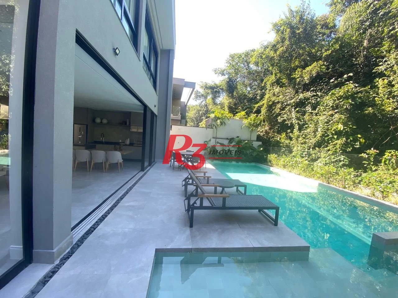 Casa Alto Padrão á venda 6 Suítes Piscina 6 VGS de Garagem Riviera de São Lourenço