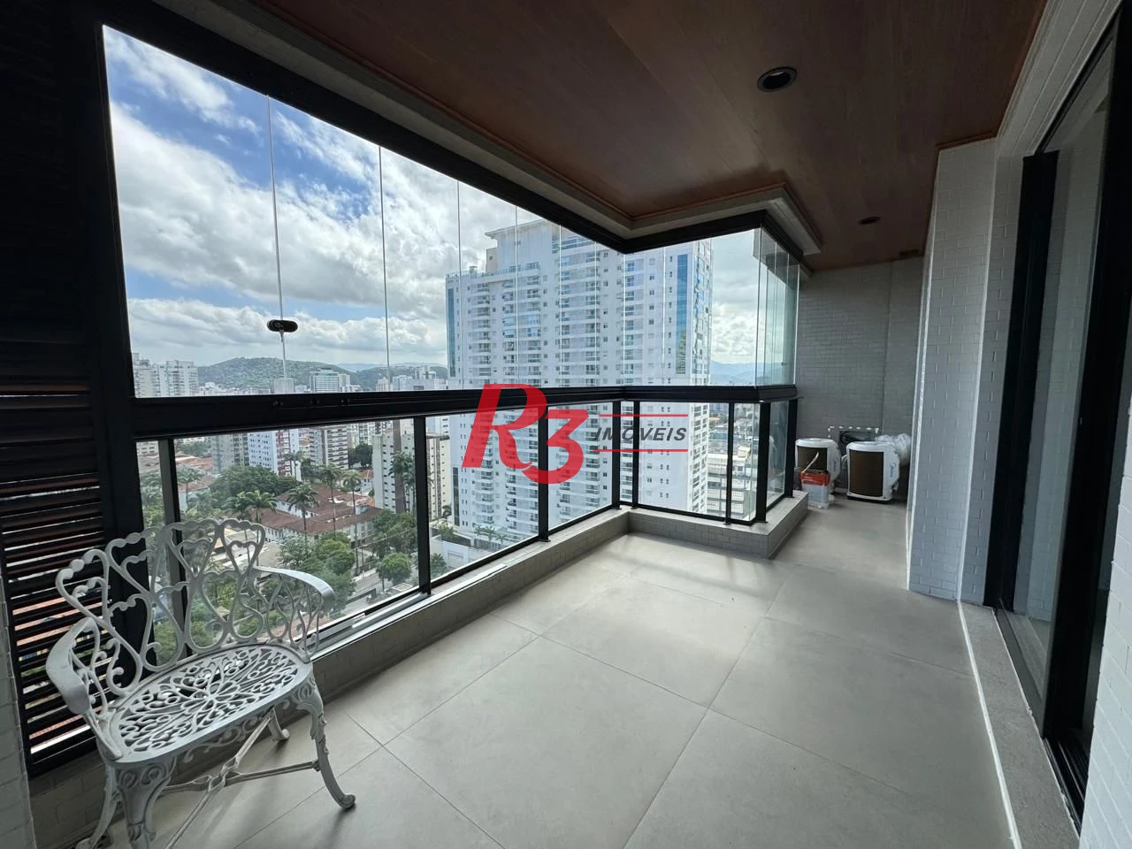 Apartamento com 1 suíte + lavabo para alugar, 54 m² por R$ 7.000/mês - Boqueirão - Santos/SP
