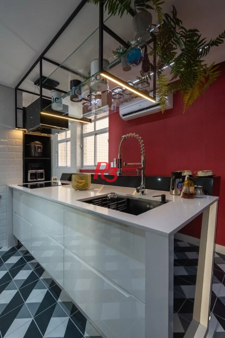 Apartamento Amplo com Design Premiado de Frente para o Mar no Gonzaga