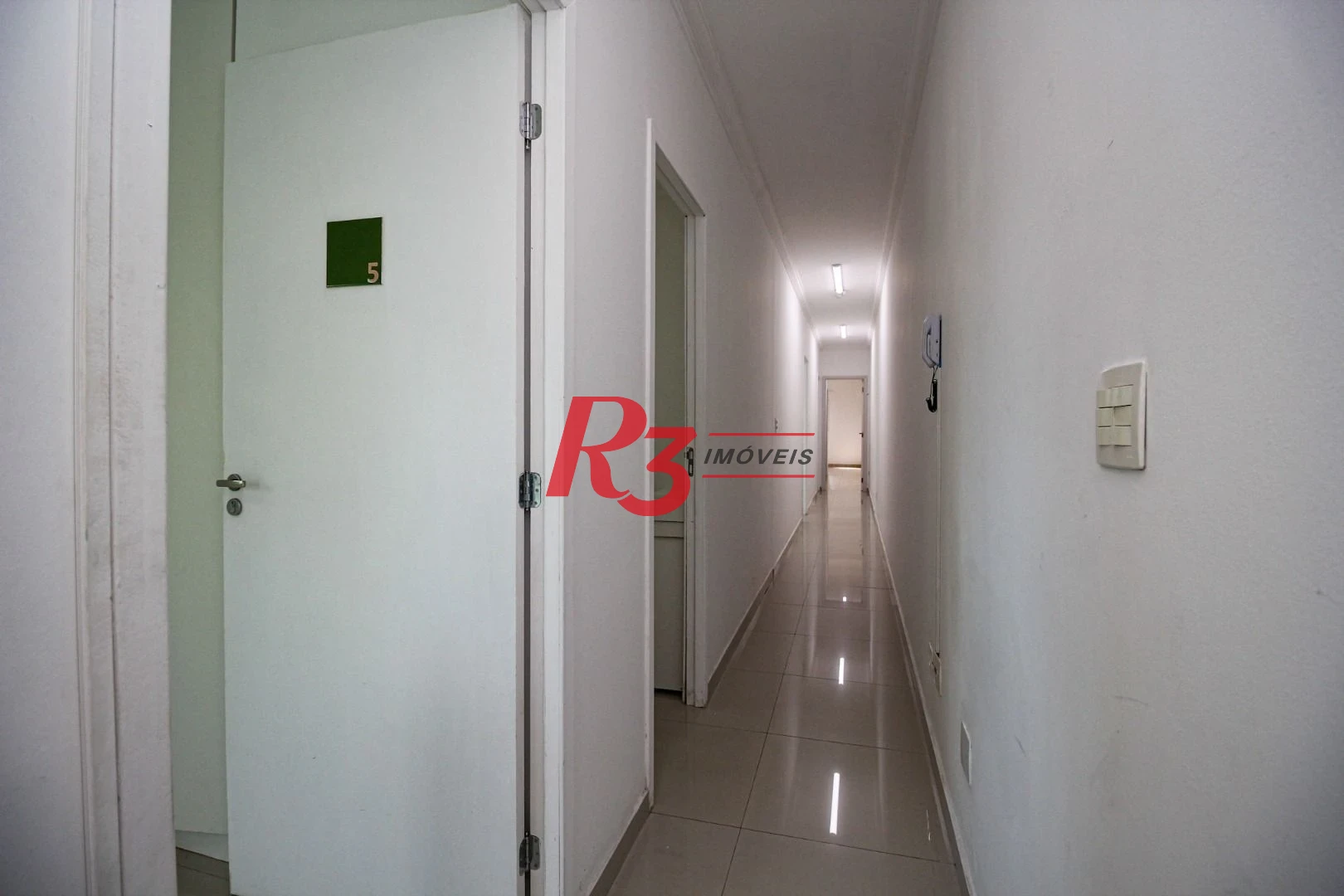 casa com 8 quartos ideal para hostel proximo as faculdades