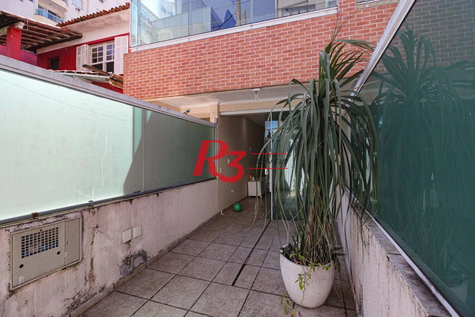 casa com 8 quartos ideal para hostel proximo as faculdades