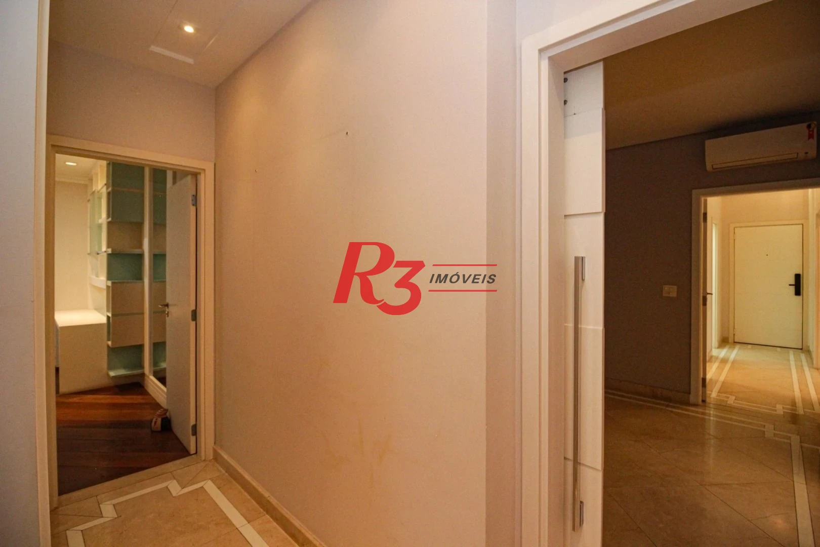 Apartamento com 3 dormitórios à venda, 204 m² por R$ 2.500.000,00 - Vila Rica - Santos/SP