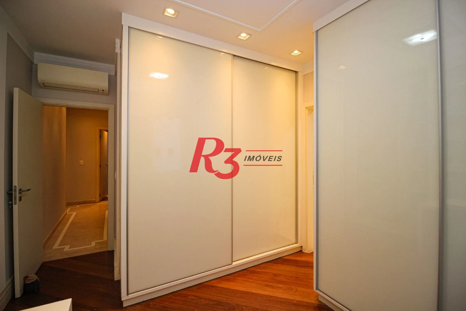 Apartamento com 3 dormitórios à venda, 204 m² por R$ 2.500.000,00 - Vila Rica - Santos/SP