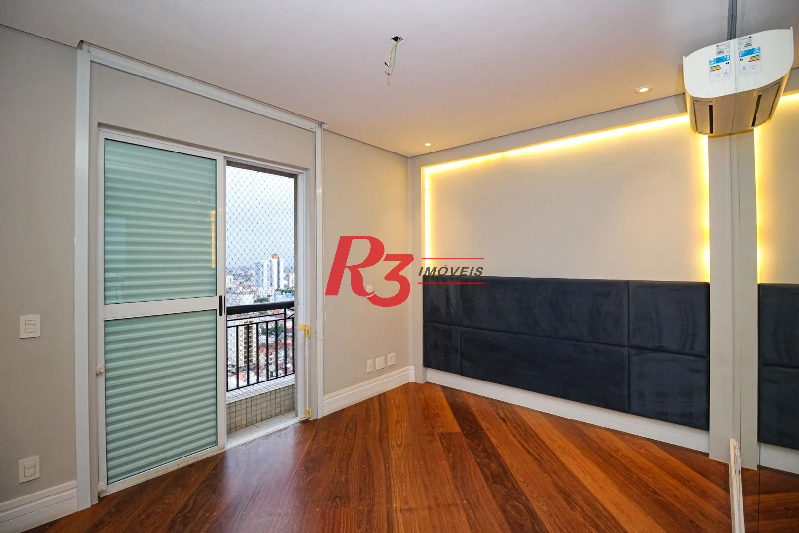 Apartamento com 3 dormitórios à venda, 204 m² por R$ 2.500.000,00 - Vila Rica - Santos/SP