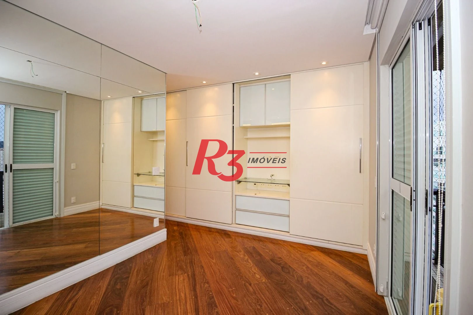 Apartamento com 3 dormitórios à venda, 204 m² por R$ 2.500.000,00 - Vila Rica - Santos/SP