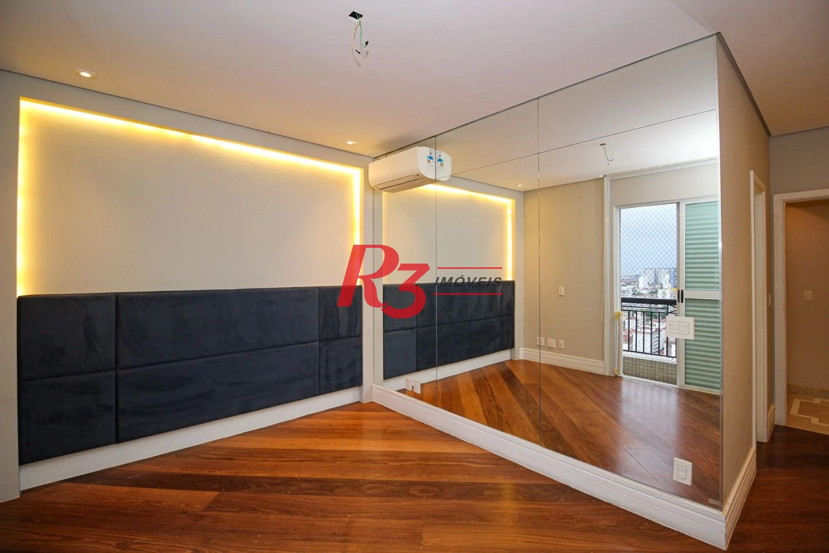 Apartamento com 3 dormitórios à venda, 204 m² por R$ 2.500.000,00 - Vila Rica - Santos/SP