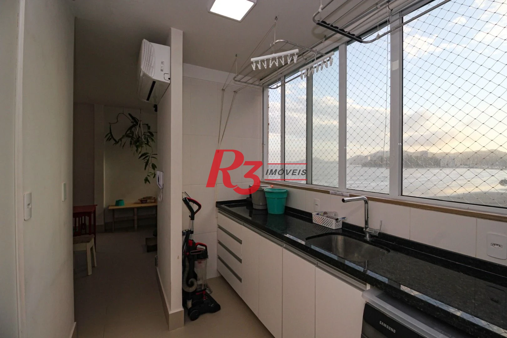 Apartamento com 3 dormitórios à venda, 215 m² por R$ 2.660.000,00 - José Menino - Santos/SP