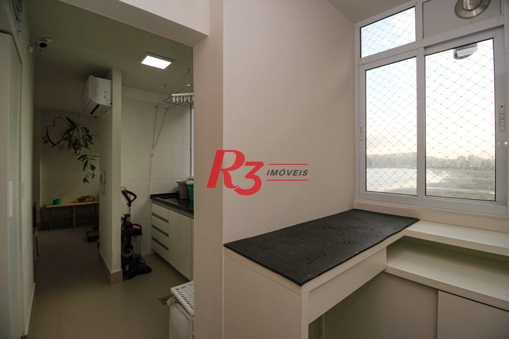Apartamento com 3 dormitórios à venda, 215 m² por R$ 2.660.000,00 - José Menino - Santos/SP